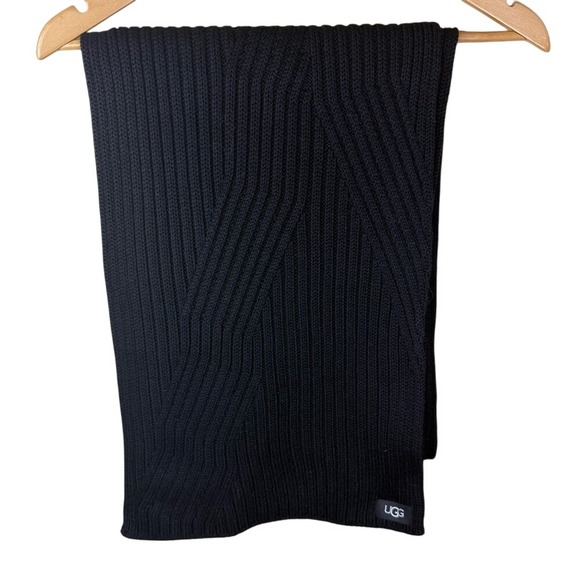 UGG Rib-Knit Scarf Black 74"L x 12"W Outdoor Ski Classic - Picture 1 of 6